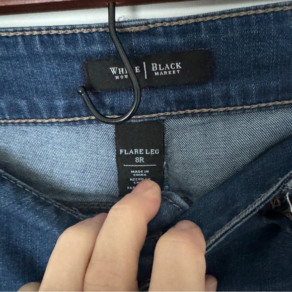 White House Black Market Flare jeans sz 8 - Picture 3 of 4